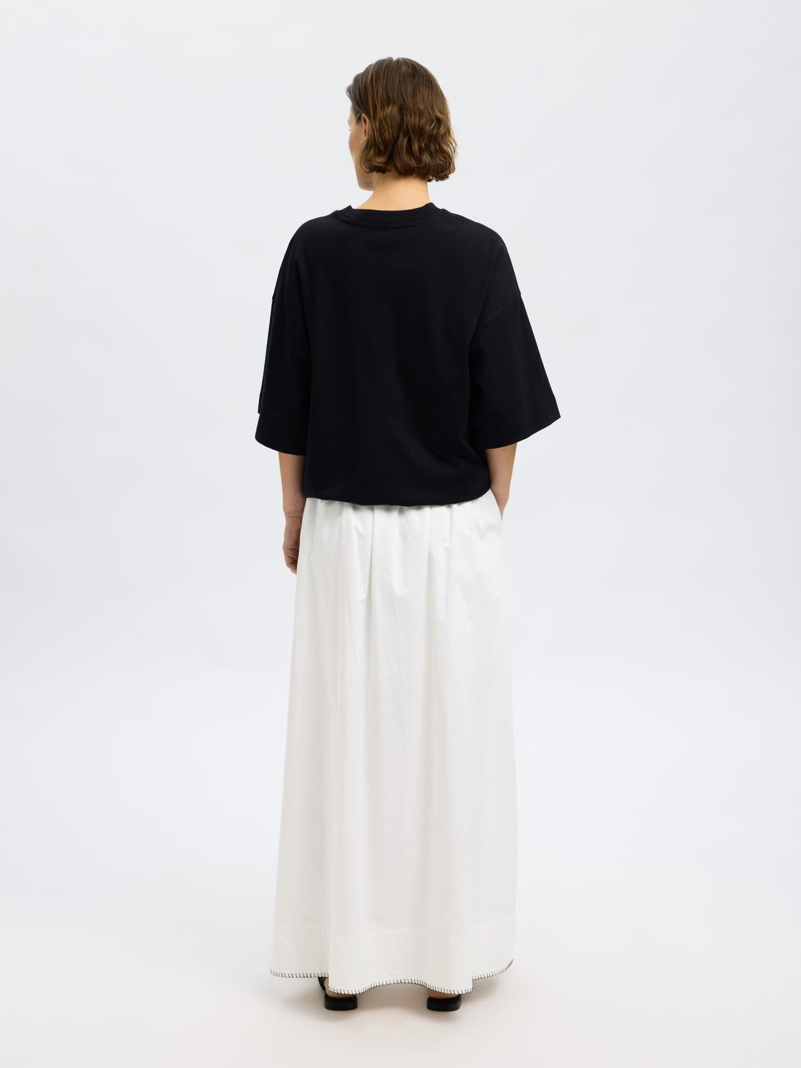 model_shot-back